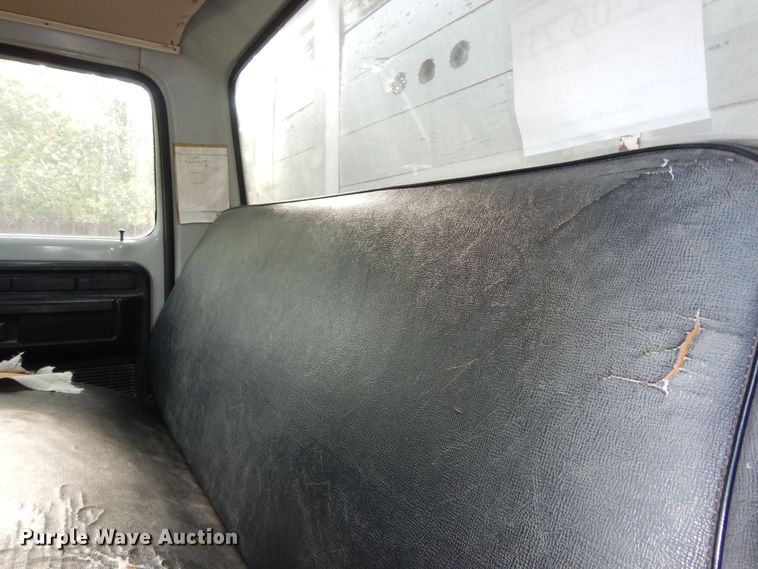 image for item DN1734 1975 Ford F700  dump flatbed truck