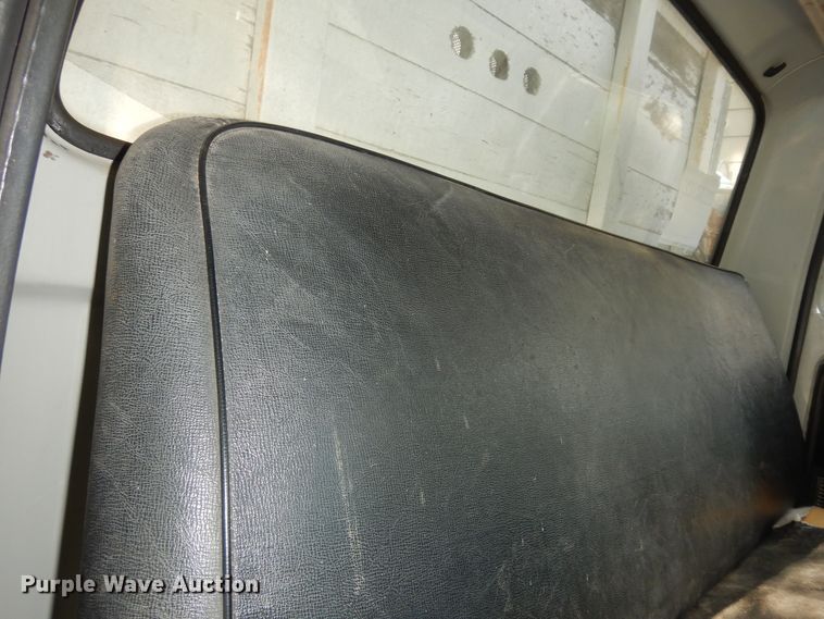 image for item DN1734 1975 Ford F700  dump flatbed truck
