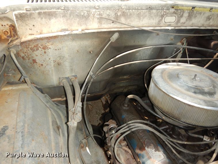 image for item DN1734 1975 Ford F700  dump flatbed truck