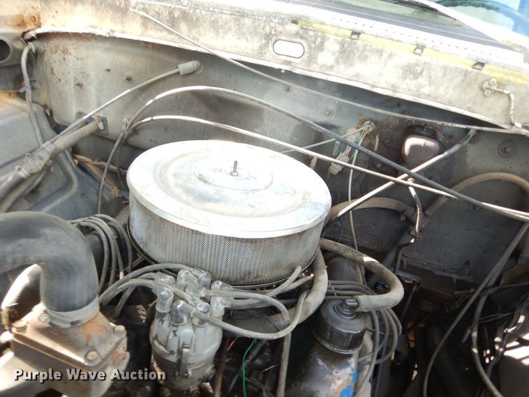 image for item DN1734 1975 Ford F700  dump flatbed truck