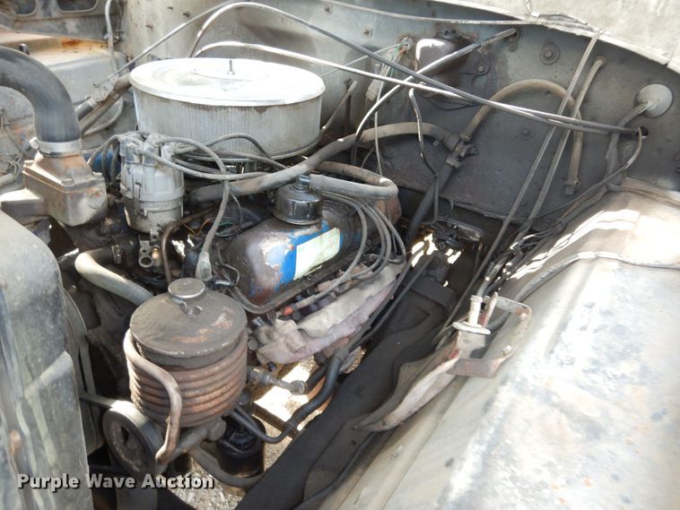 image for item DN1734 1975 Ford F700  dump flatbed truck