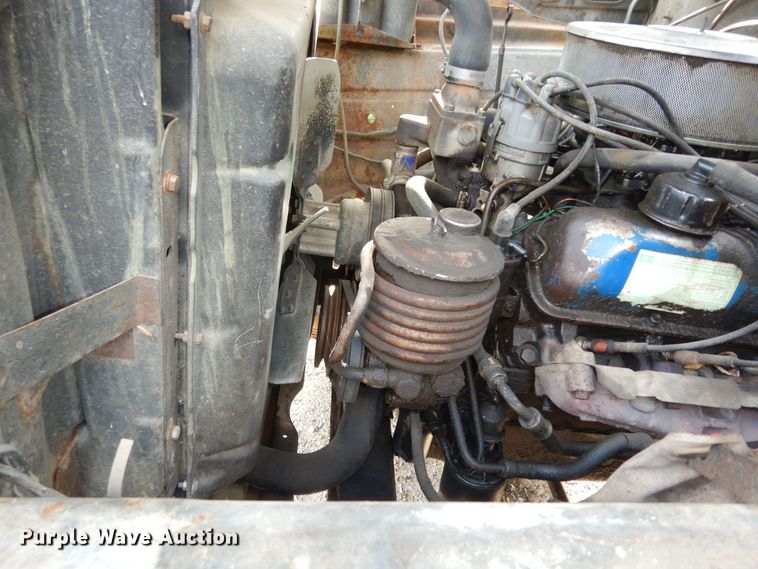 image for item DN1734 1975 Ford F700  dump flatbed truck