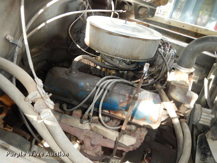 image for item DN1734 1975 Ford F700  dump flatbed truck
