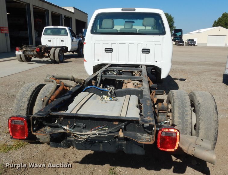 image for item DN1735 2016 Ford F450 Super Duty XL  truck cab and chassis