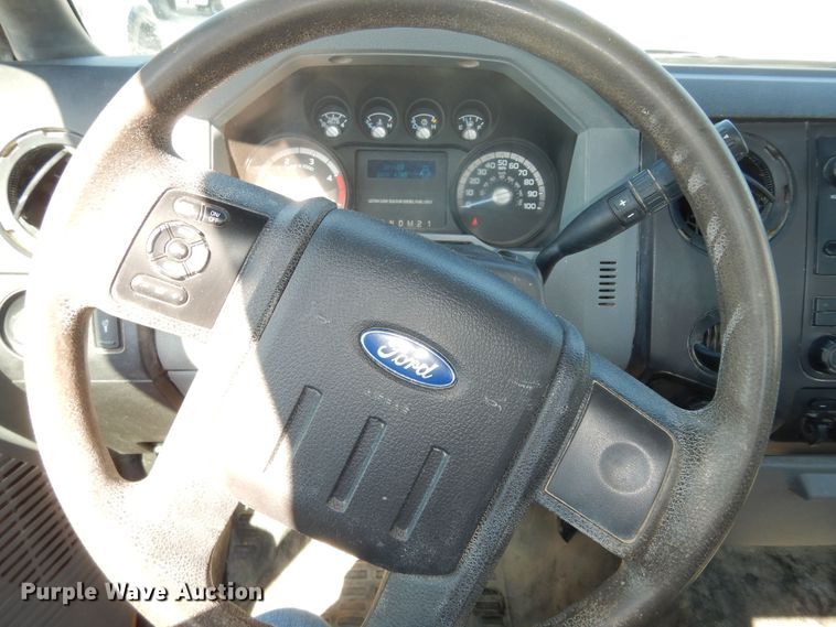 image for item DN1735 2016 Ford F450 Super Duty XL  truck cab and chassis