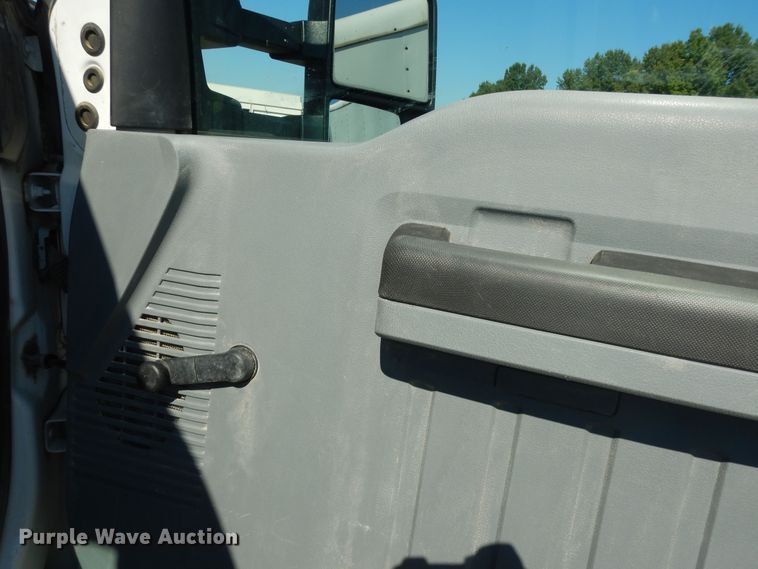 image for item DN1735 2016 Ford F450 Super Duty XL  truck cab and chassis