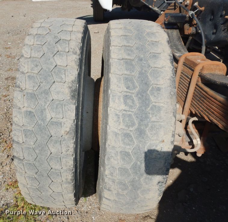 image for item DN1735 2016 Ford F450 Super Duty XL  truck cab and chassis