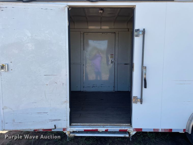 image for item DN5144 2002 CM  enclosed cargo trailer
