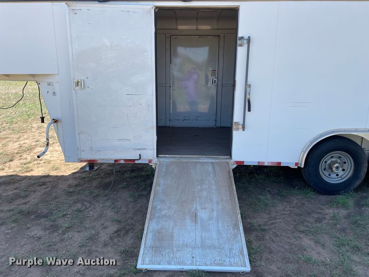 image for item DN5144 2002 CM  enclosed cargo trailer