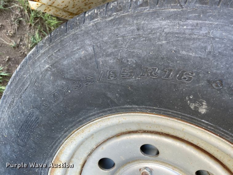 image for item DN5144 2002 CM  enclosed cargo trailer