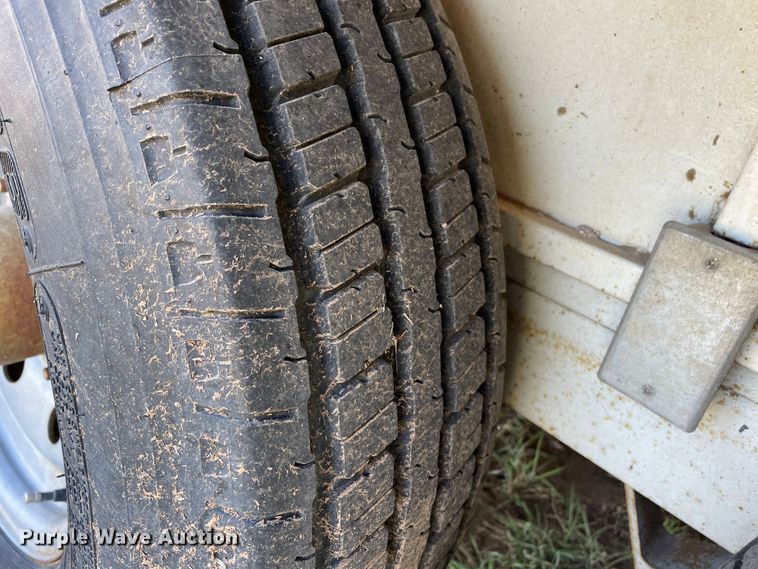 image for item DN5144 2002 CM  enclosed cargo trailer