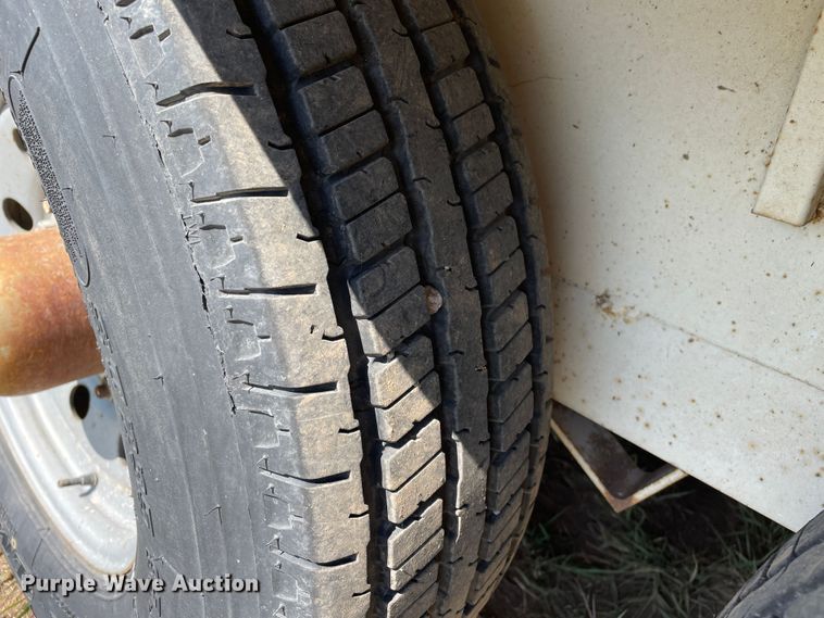 image for item DN5144 2002 CM  enclosed cargo trailer