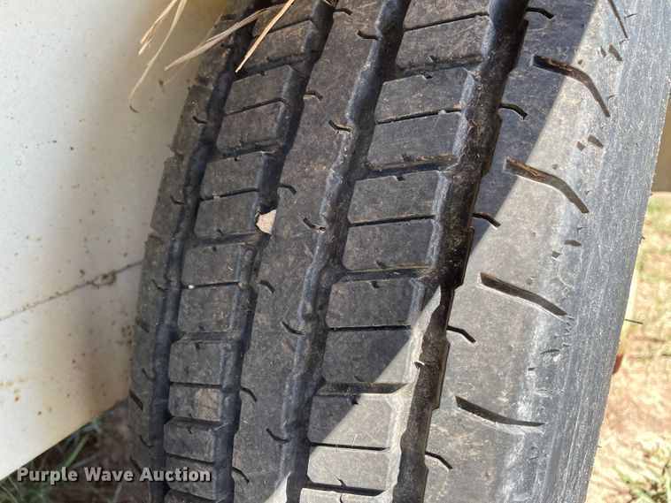 image for item DN5144 2002 CM  enclosed cargo trailer