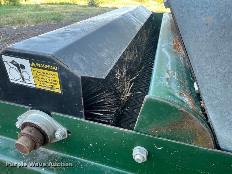 image for item DN5152 Turfco Metermatic  top dresser spreader