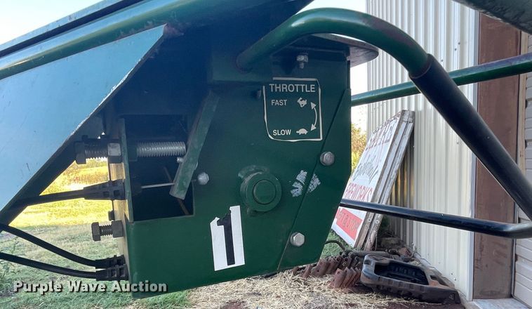 image for item DN5152 Turfco Metermatic  top dresser spreader