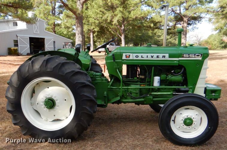 image for item DO1512 1964 Oliver 550  tractor