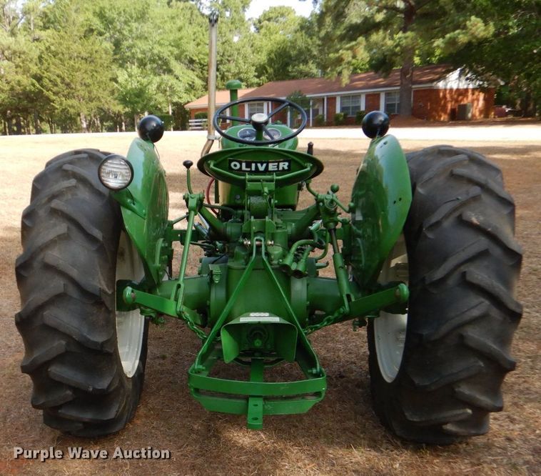 image for item DO1512 1964 Oliver 550  tractor