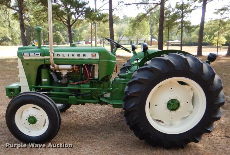image for item DO1512 1964 Oliver 550  tractor