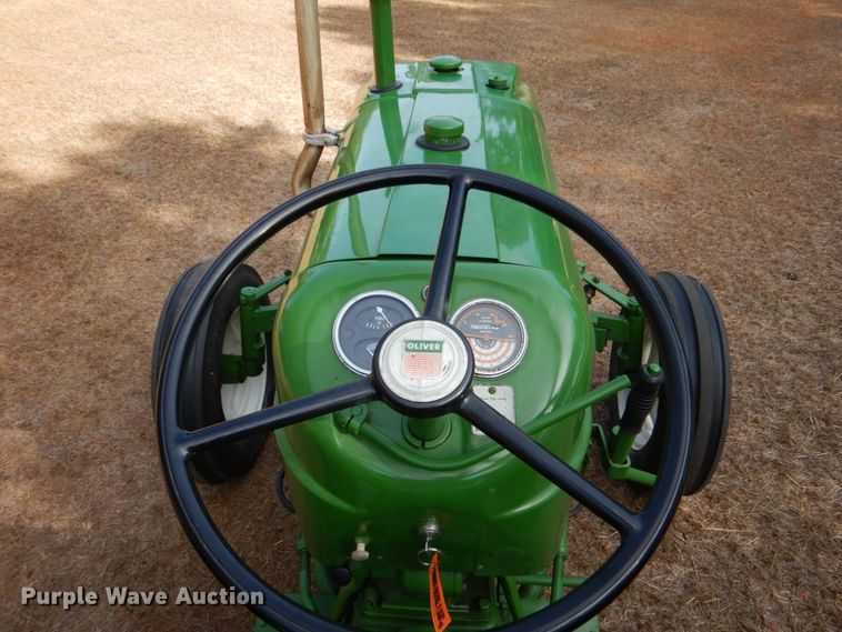 image for item DO1512 1964 Oliver 550  tractor