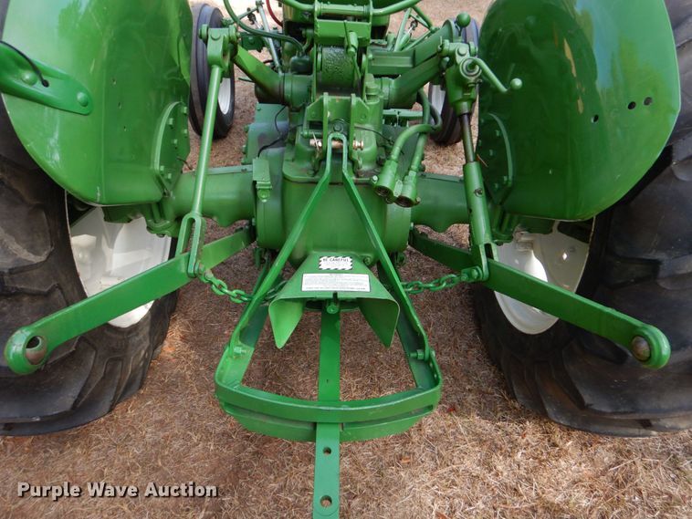 image for item DO1512 1964 Oliver 550  tractor