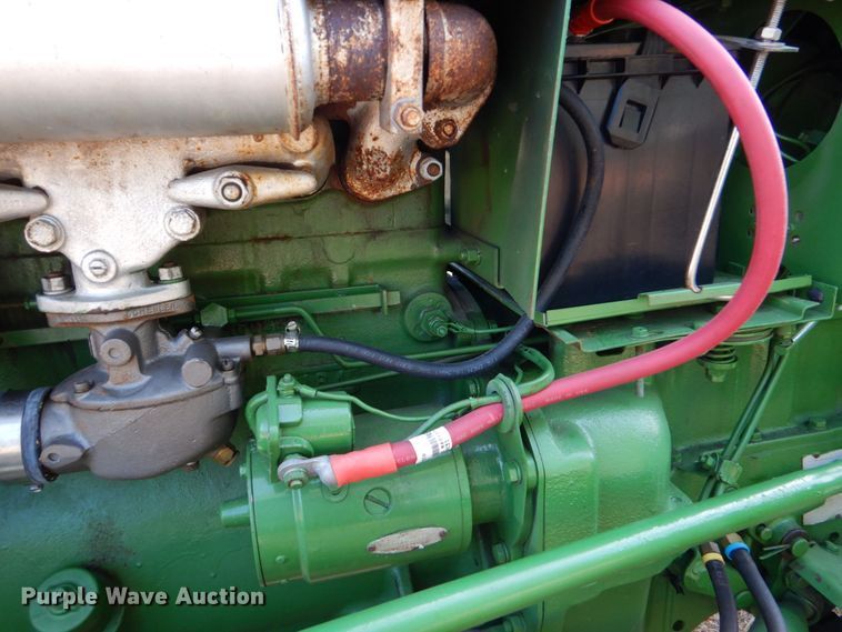 image for item DO1512 1964 Oliver 550  tractor