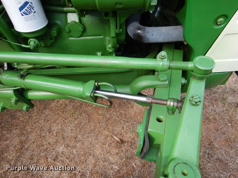 image for item DO1512 1964 Oliver 550  tractor