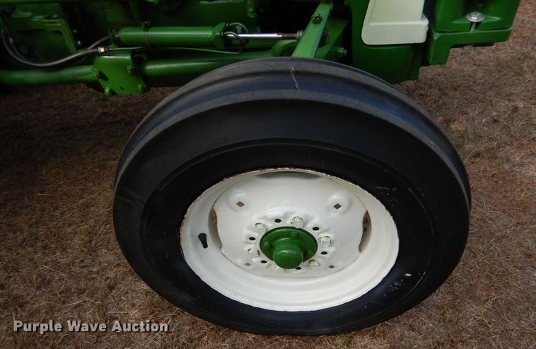 image for item DO1512 1964 Oliver 550  tractor
