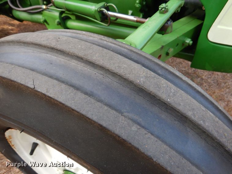 image for item DO1512 1964 Oliver 550  tractor