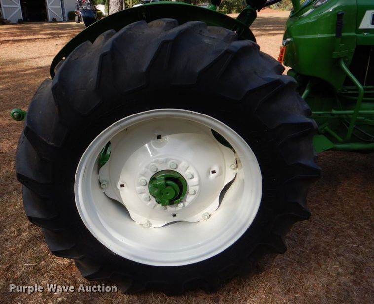 image for item DO1512 1964 Oliver 550  tractor