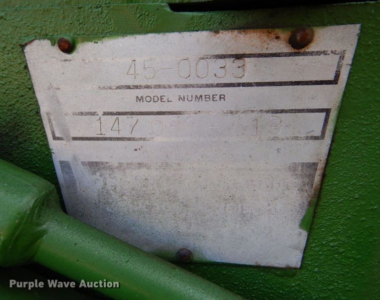 image for item DO1512 1964 Oliver 550  tractor