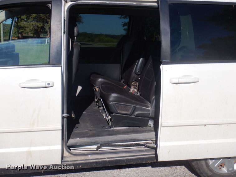image for item DP0319 2010 Dodge Grand Caravan SE