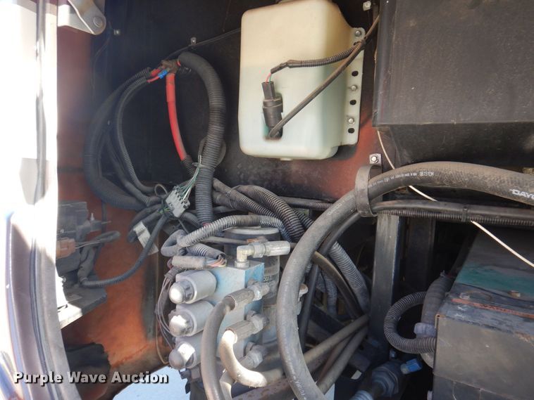 image for item DP5663 2003 Jayco Avatar 3800K  RV