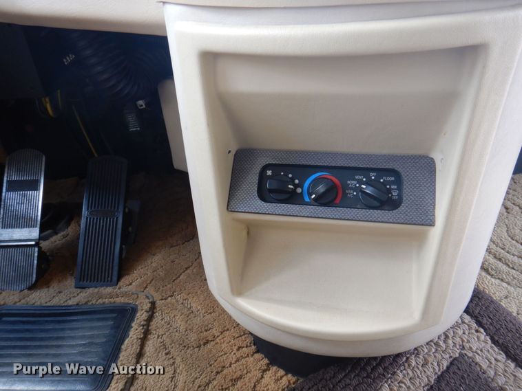 image for item DP5663 2003 Jayco Avatar 3800K  RV