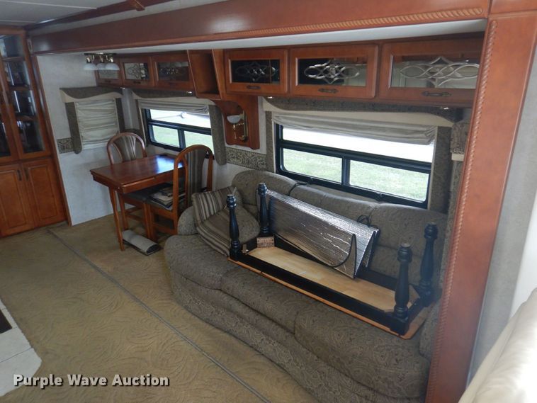 image for item DP5663 2003 Jayco Avatar 3800K  RV