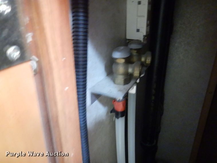 image for item DP5663 2003 Jayco Avatar 3800K  RV