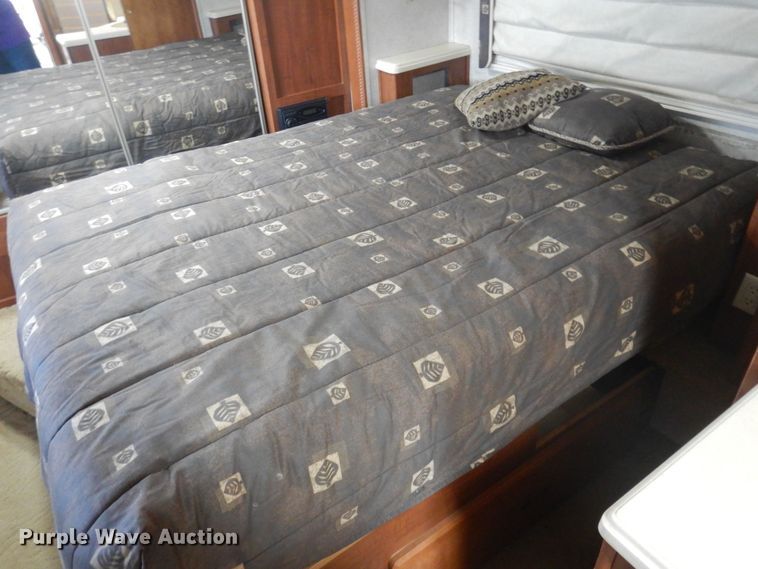 image for item DP5663 2003 Jayco Avatar 3800K  RV