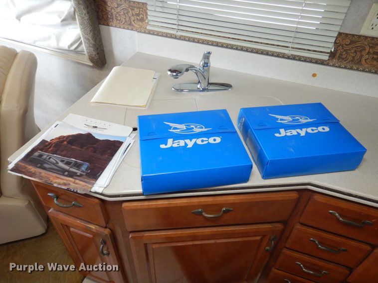 image for item DP5663 2003 Jayco Avatar 3800K  RV
