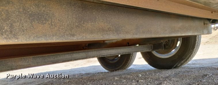 image for item DR1325 2001 Titan  enclosed cargo trailer