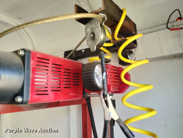 image for item DR1325 2001 Titan  enclosed cargo trailer