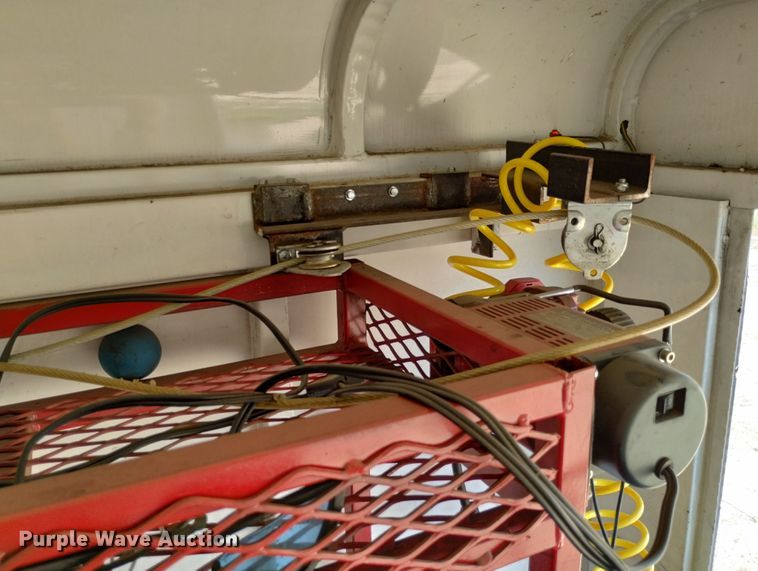 image for item DR1325 2001 Titan  enclosed cargo trailer