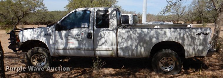 image for item DR1984 2001 Ford F250 Super Duty  SuperCab pickup truck