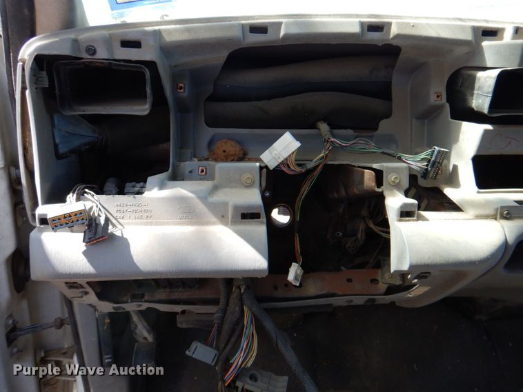 image for item DR1984 2001 Ford F250 Super Duty  SuperCab pickup truck