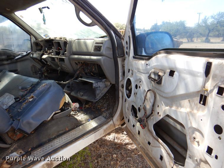 image for item DR1984 2001 Ford F250 Super Duty  SuperCab pickup truck