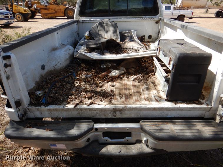 image for item DR1984 2001 Ford F250 Super Duty  SuperCab pickup truck