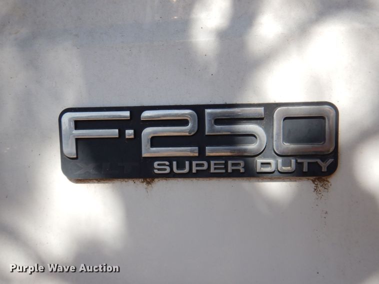 image for item DR1984 2001 Ford F250 Super Duty  SuperCab pickup truck