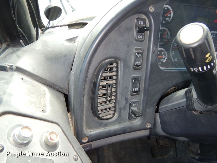 image for item DS1346 2010 Freightliner B2  school bus