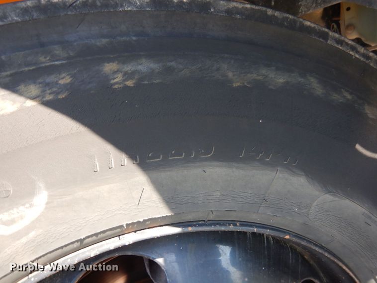 image for item DS1346 2010 Freightliner B2  school bus