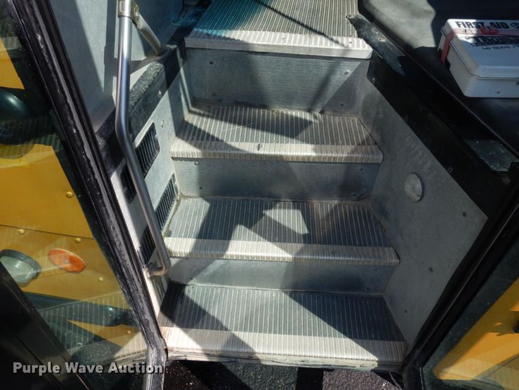 image for item DS1347 2010 Freightliner B2  school bus