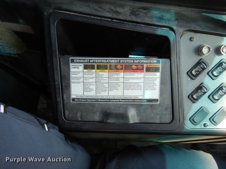 image for item DS1347 2010 Freightliner B2  school bus