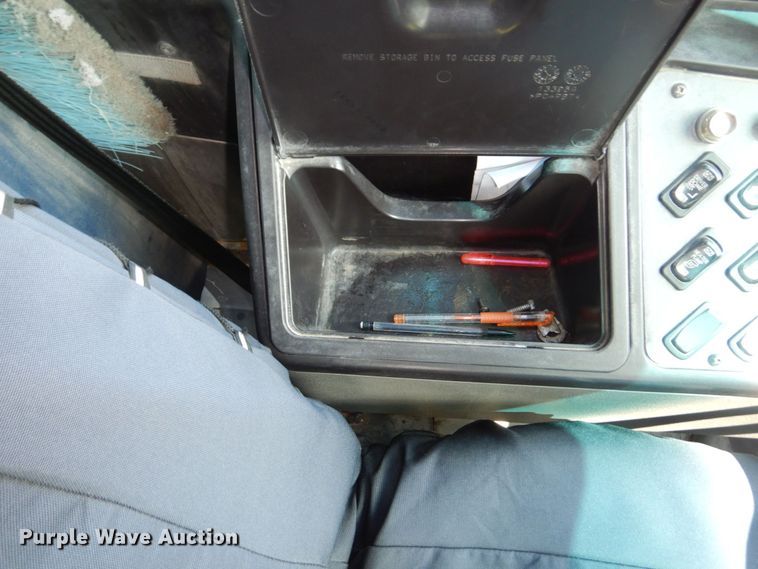 image for item DS1347 2010 Freightliner B2  school bus